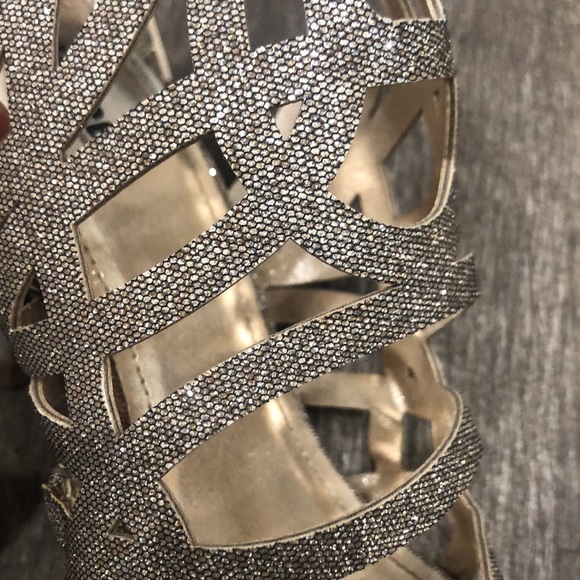 Gold sparkly heels - Picture 2 of 5